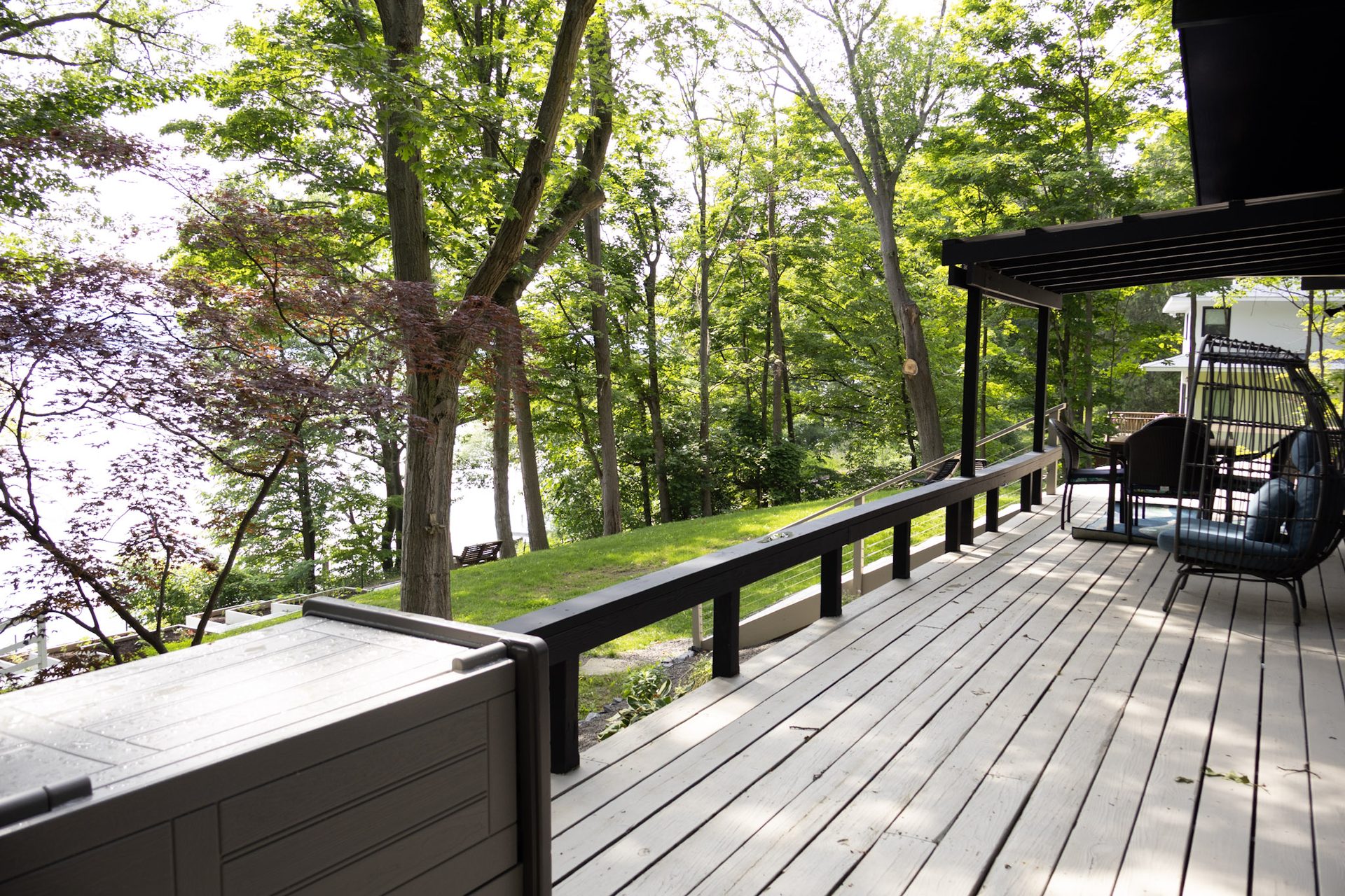 Expansive lakefront deck